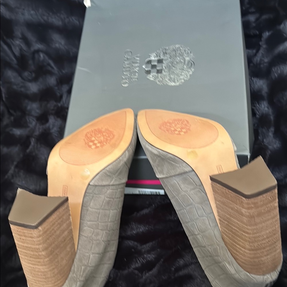 Vince Camuto Shady Grey Suede Croco Heels - Picture 3 of 4